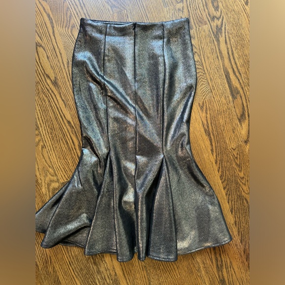 Akira fishtail midi skirt - Picture 2 of 6